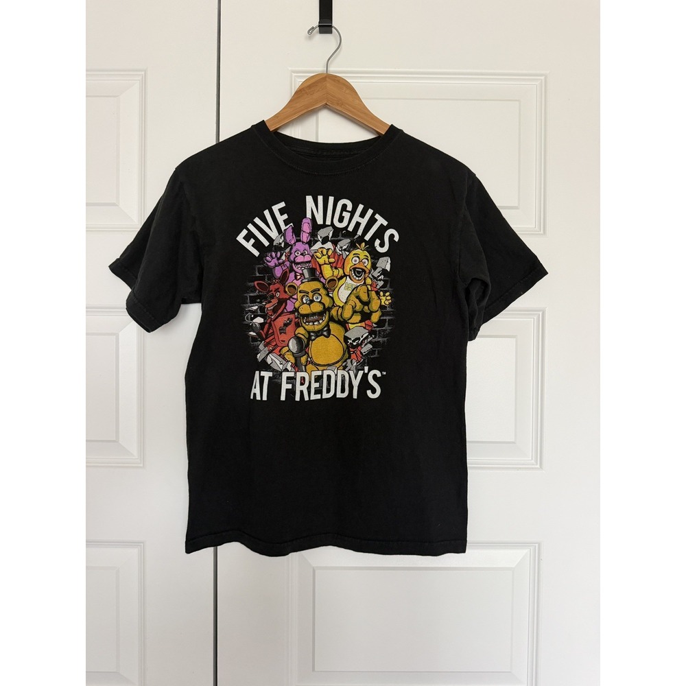 Five Nights At Freddy's Friends Group Youth T-shirt Size Large 14/16